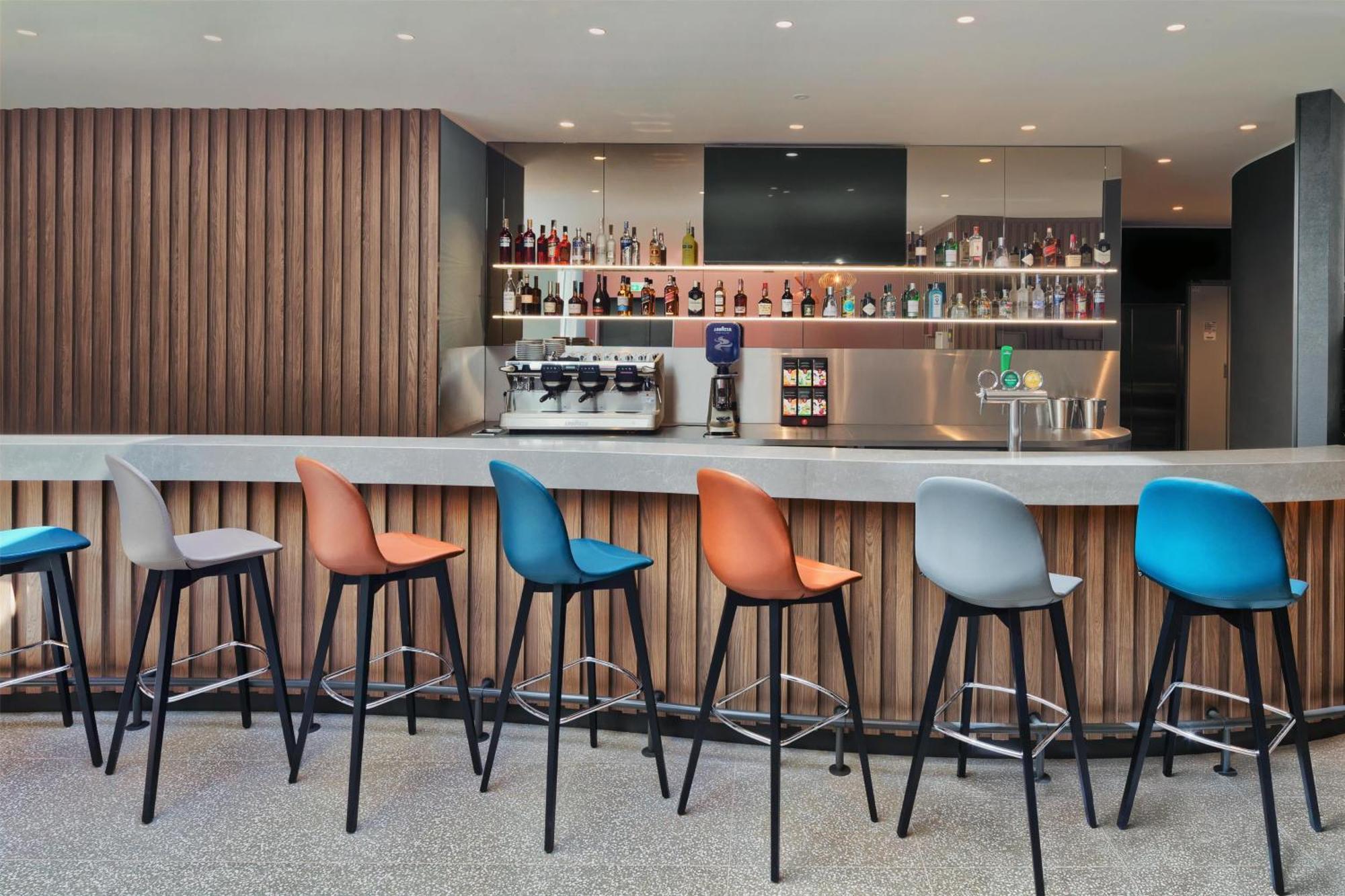 Hampton By Hilton Isola Nuova Hotel 3*