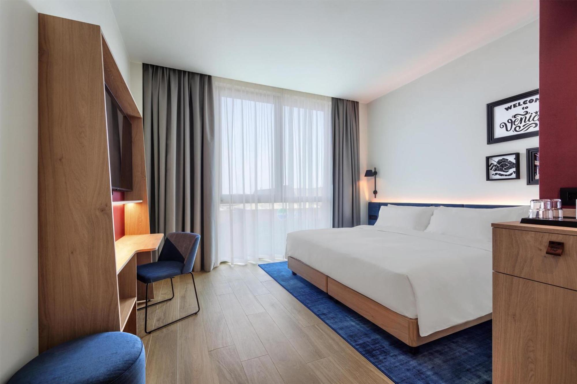 Hampton By Hilton Isola Nuova